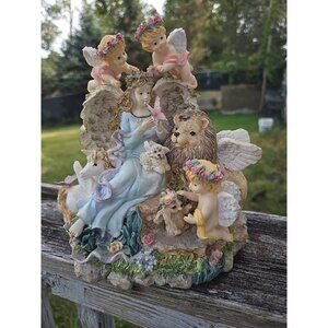 Classic Treasures Musical Box "Everybody Loves Somebody" Figurine Angels Lion 8"